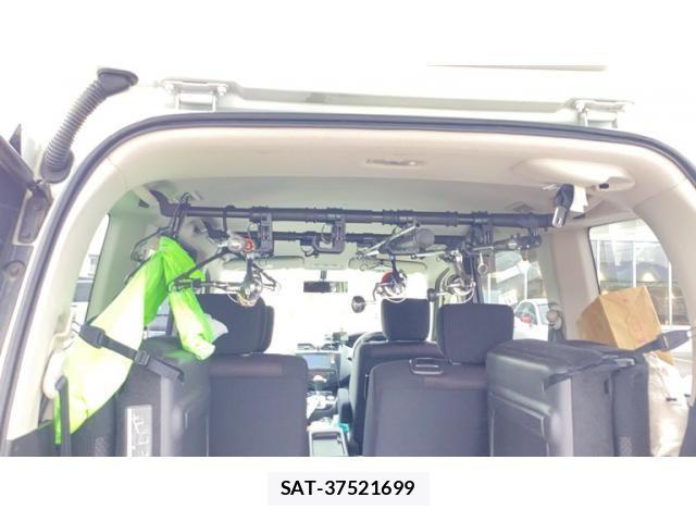 Nissan SERENA 2013-08 8101851-18