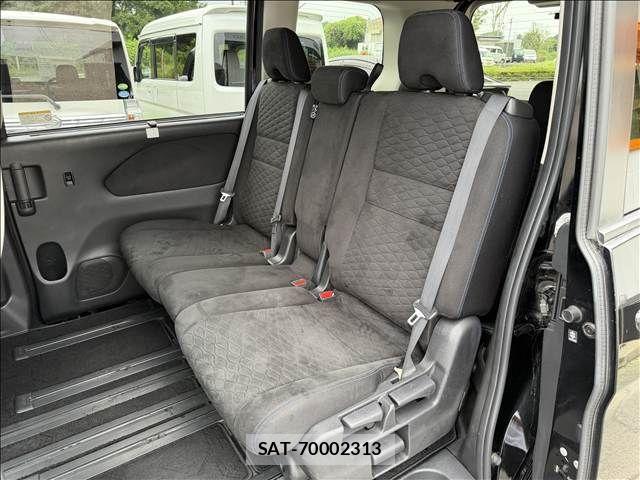 Nissan SERENA 2018-10 8101824-9