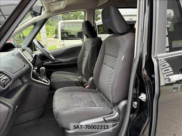 Nissan SERENA 2018-10 8101824-24