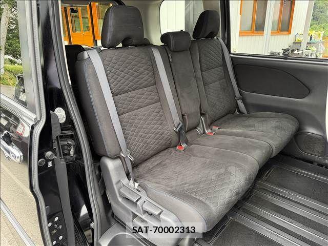 Nissan SERENA 2018-10 8101824-25
