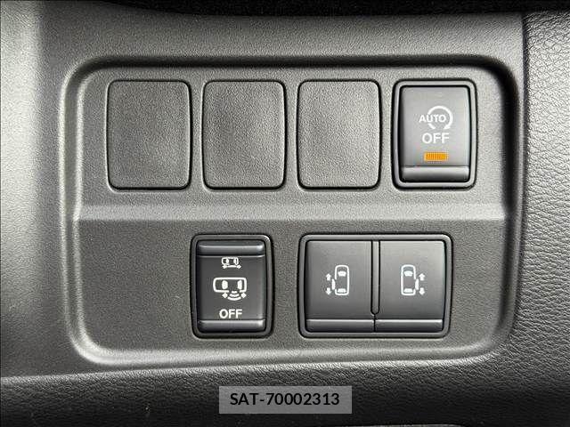 Nissan SERENA 2018-10 8101824-3