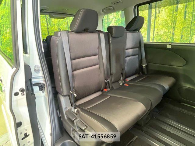 Nissan SERENA 2017-08 8101821-9