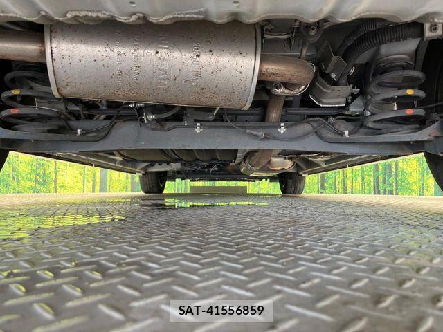 Nissan SERENA 2017-08 8101821-18