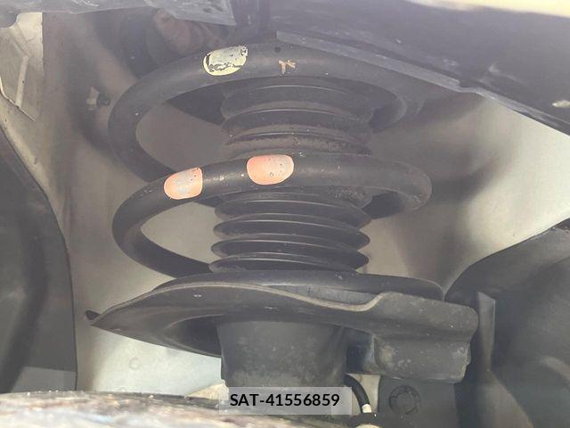 Nissan SERENA 2017-08 8101821-19