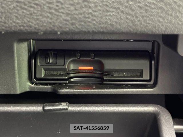 Nissan SERENA 2017-08 8101821-4