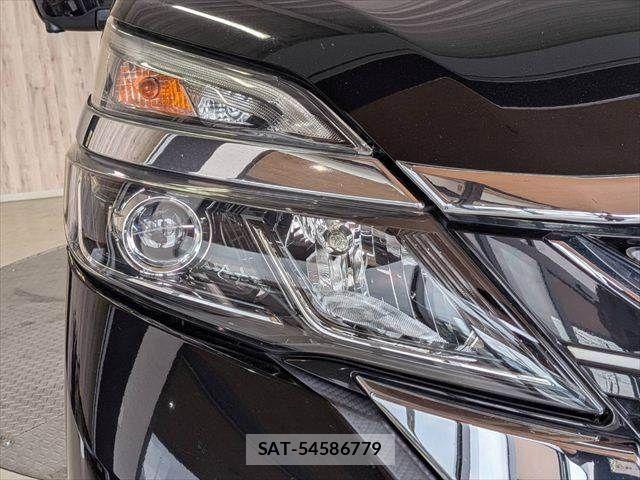 Nissan SERENA 2017-09 8101845-26