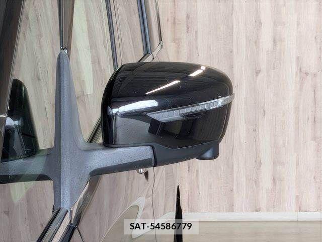 Nissan SERENA 2017-09 8101845-28