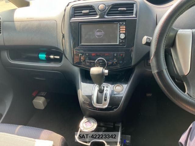 Nissan SERENA 2013-10 8101858-14