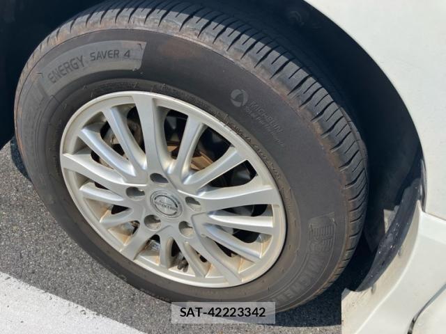 Nissan SERENA 2013-10 8101858-5