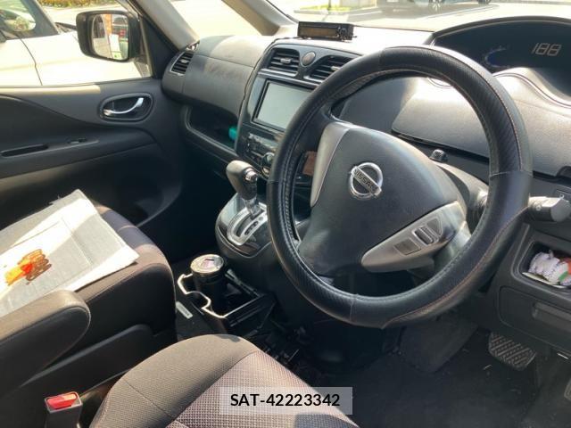 Nissan SERENA 2013-10 8101858-7