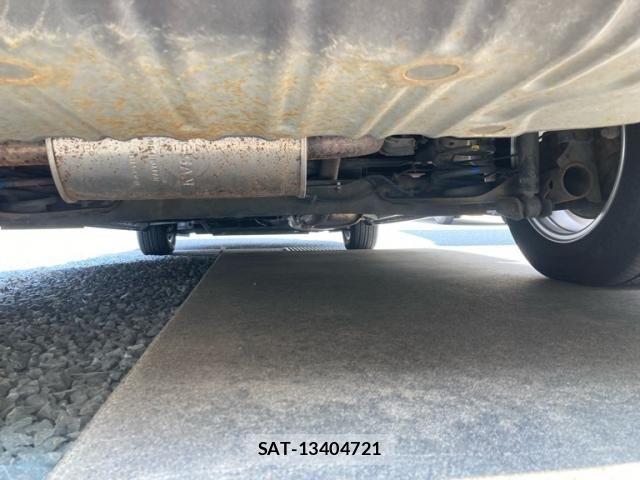Nissan SERENA 2013-09 8101852-11