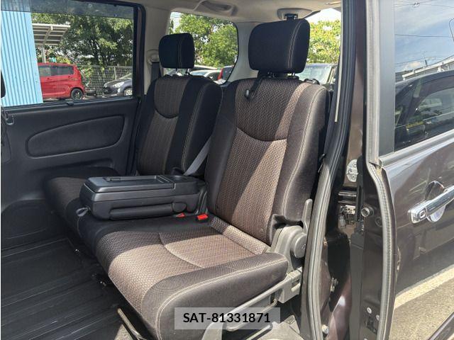 Nissan SERENA 2016-03 8101850-4