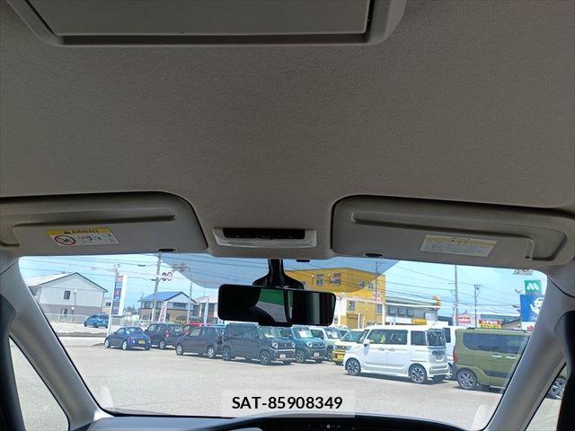 Nissan SERENA 2022-03 8101822-9