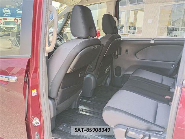 Nissan SERENA 2022-03 8101822-12