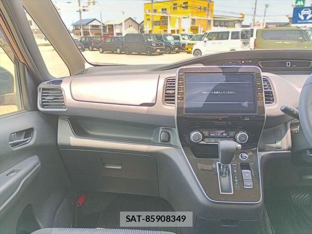 Nissan SERENA 2022-03 8101822-18