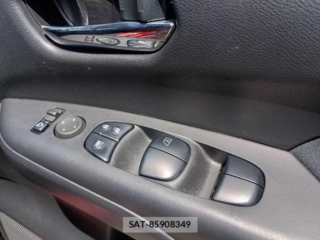 Nissan SERENA 2022-03 8101822-27