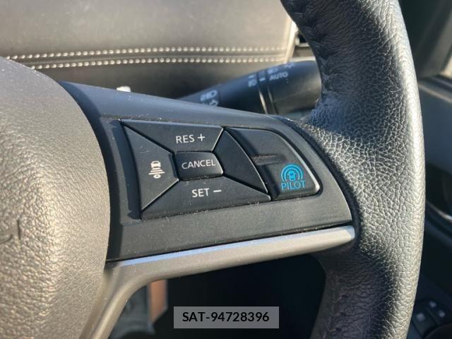 Nissan SERENA 2017-08 8101842-9