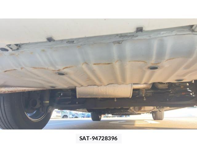 Nissan SERENA 2017-08 8101842-27