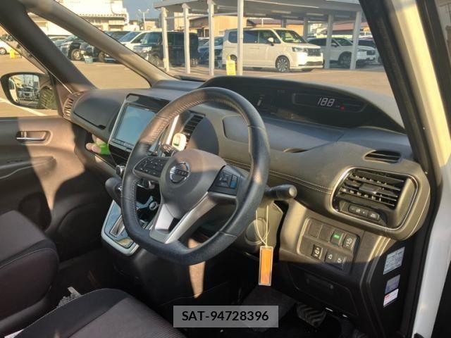 Nissan SERENA 2017-08 8101842-5