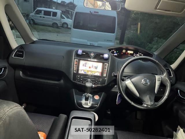 Nissan SERENA 2013-02 8101855-17