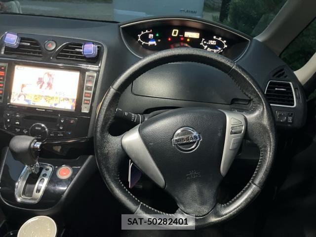 Nissan SERENA 2013-02 8101855-18