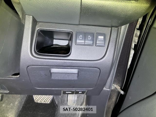 Nissan SERENA 2013-02 8101855-19