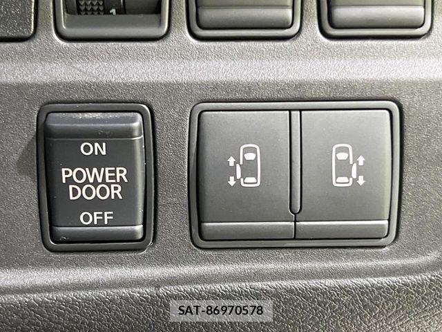 Nissan SERENA 2017-12 8101838-2