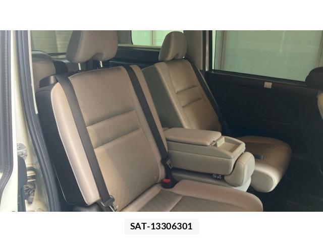 Nissan SERENA 2017-09 8101848-13