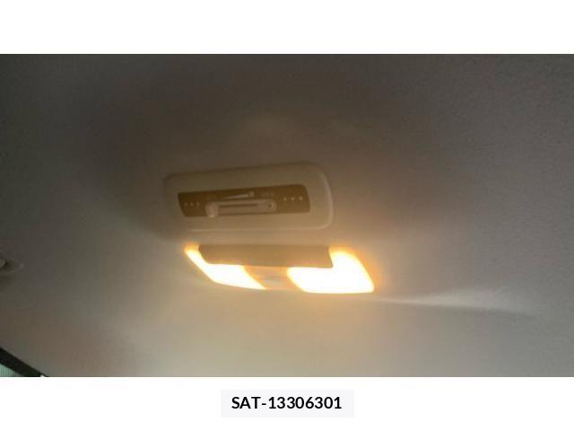 Nissan SERENA 2017-09 8101848-14