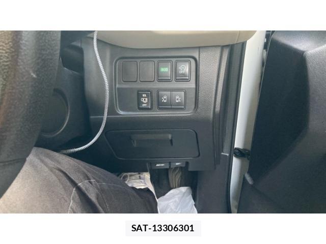 Nissan SERENA 2017-09 8101848-22