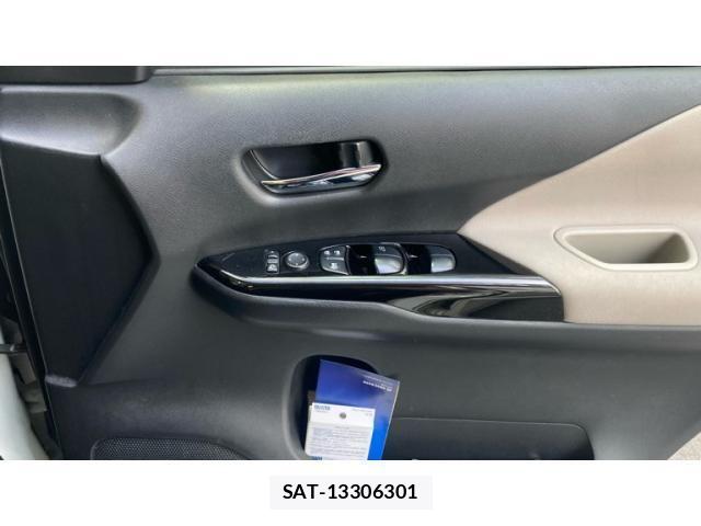 Nissan SERENA 2017-09 8101848-23