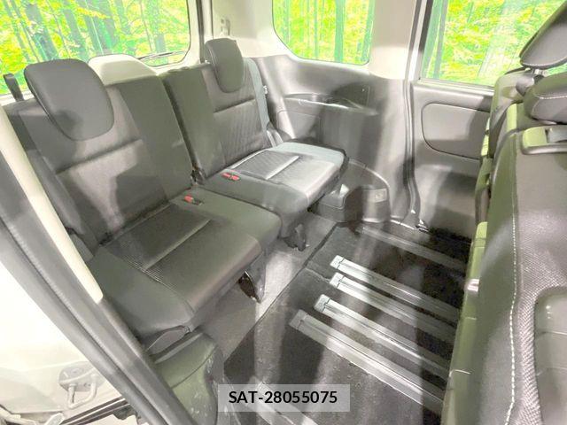 Nissan SERENA 2016-10 8101836-9
