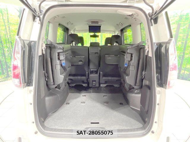 Nissan SERENA 2016-10 8101836-10