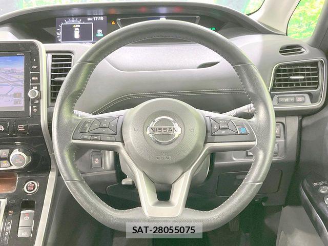 Nissan SERENA 2016-10 8101836-11