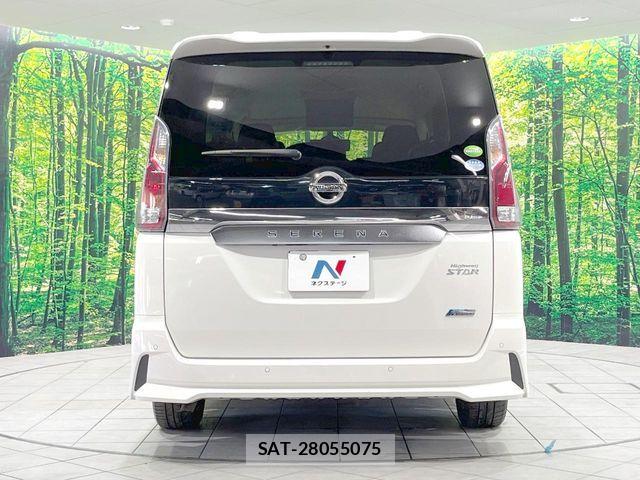 Nissan SERENA 2016-10 8101836-15