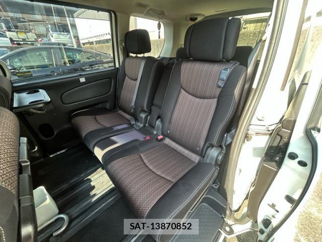 Nissan SERENA 2014-02 8101844-12