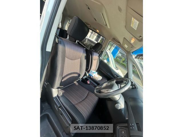 Nissan SERENA 2014-02 8101844-13
