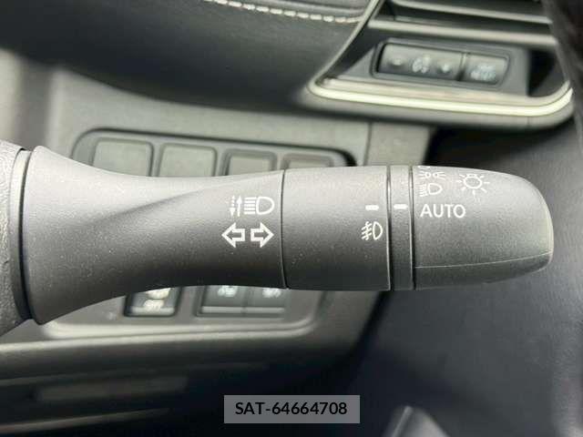 Nissan SERENA 2017-10 8101817-11