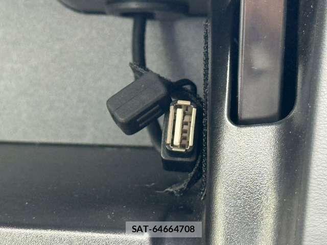 Nissan SERENA 2017-10 8101817-15