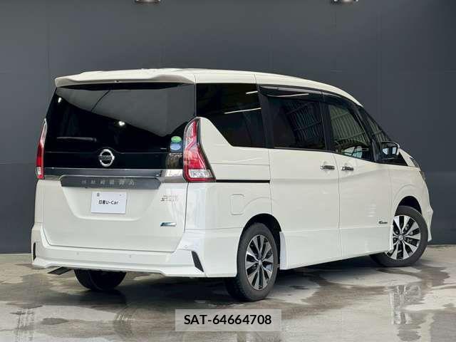 Nissan SERENA 2017-10 8101817-1