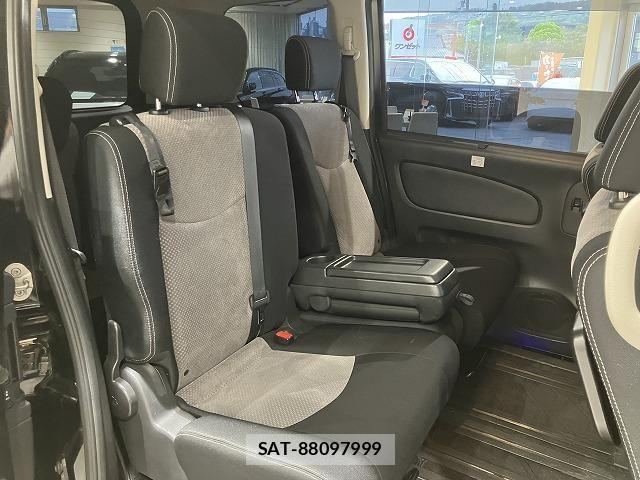 Nissan SERENA 2015-08 8101839-10
