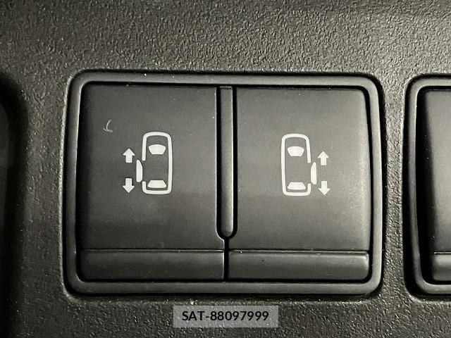 Nissan SERENA 2015-08 8101839-4