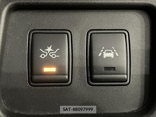 Nissan SERENA 2015-08 8101839-7