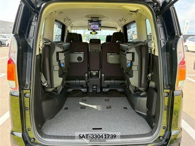 Nissan SERENA 2018-10 8101829-19