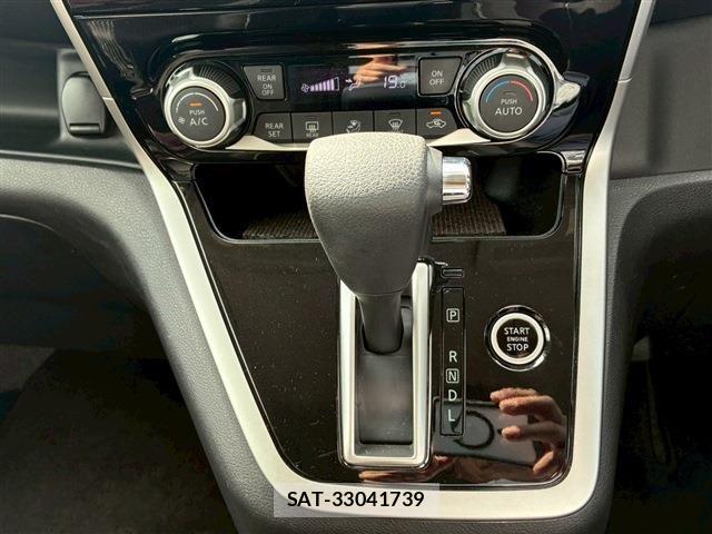 Nissan SERENA 2018-10 8101829-29