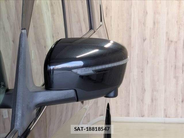 Nissan SERENA 2020-02 8101825-26