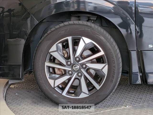 Nissan SERENA 2020-02 8101825-28