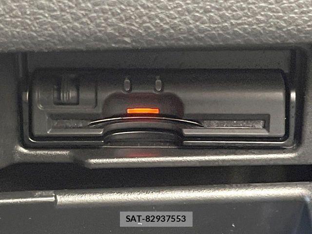 Nissan SERENA 2016-02 8101840-6