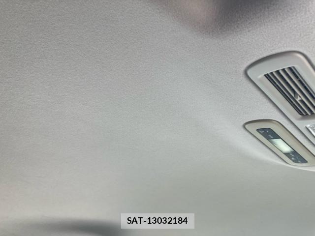 Nissan SERENA 2013-08 8101857-9