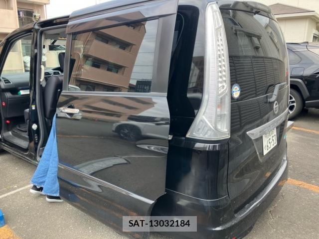 Nissan SERENA 2013-08 8101857-3